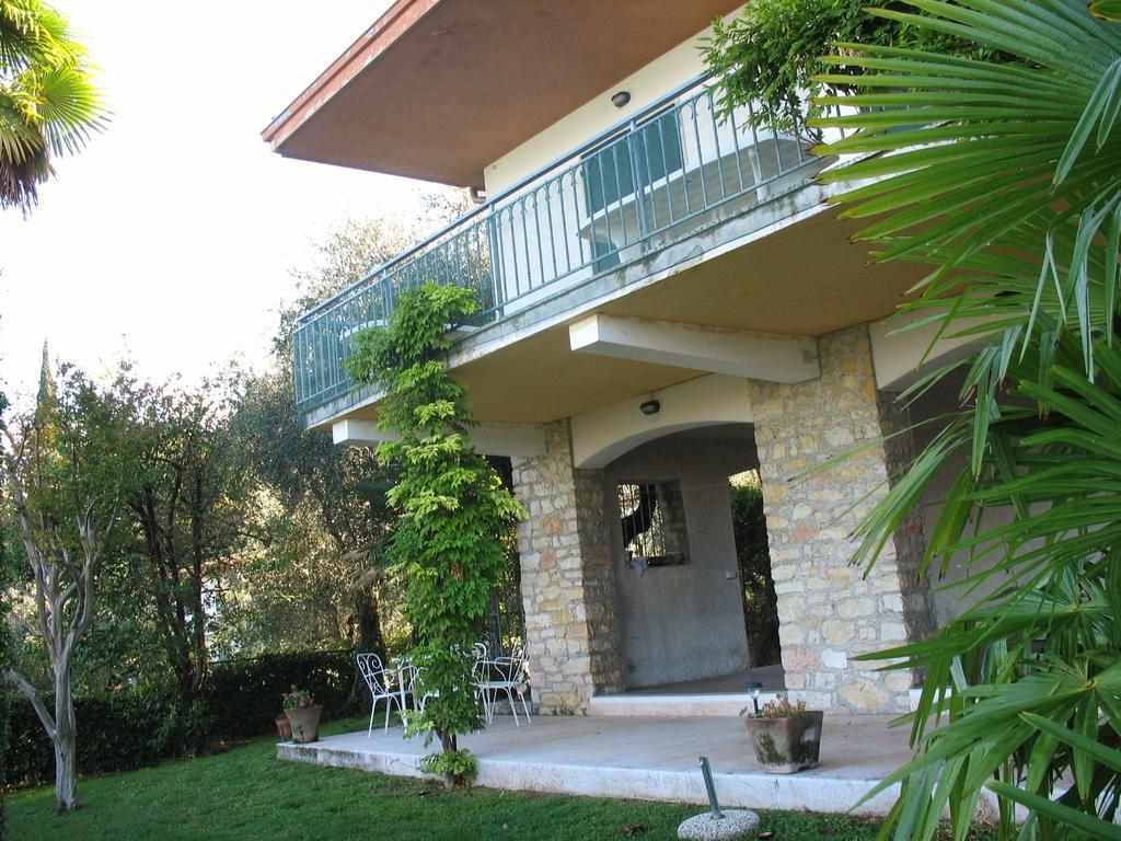 Villa Patrizia Torri Del Benaco Exterior foto